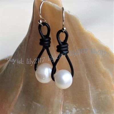 Pendientes de gancho de plata de cuero negro con perlas de agua dulce blancas naturales de 9-10 mm Foto 1 de 4
