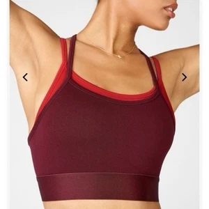 Fabletics Madelaine Petsch Poppy Seamless Sports Bra - Picture 1 of 6