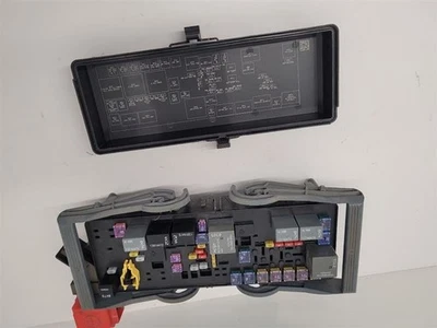 2012-2019 道奇 Journey 3.6L 全集成电源模块 Tipm 68143314AD — 第 1/4 张图片