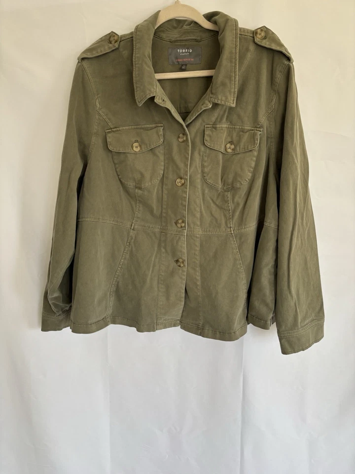 Torrid размер 4 зеленый/хаки саржи пеплум общего назначения куртка грузовое пальто - Изображение 1 из 4