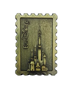 VTG 1990s EURO DISNEY CASTLE PIN BADGE REF #2 - Picture 1 of 1