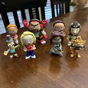 Funko Mystery Mini Rick & Morty Lot of 8 Vinyl Figures - Picture 1 of 9