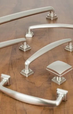 "Aparato de gabinete central tradicional a medida Berenson de 12""" Foto 1 de 4