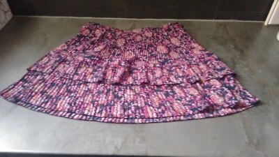 Jupe courte noire doublée à fronces motif floral taille 40 "PROMOD". - Photo 1/4