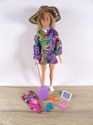 Barbie Holidays Fun Reisepuppe Koffer Swim-Suit Mattel wie abgebildet (18471) - Bild 1 von 4