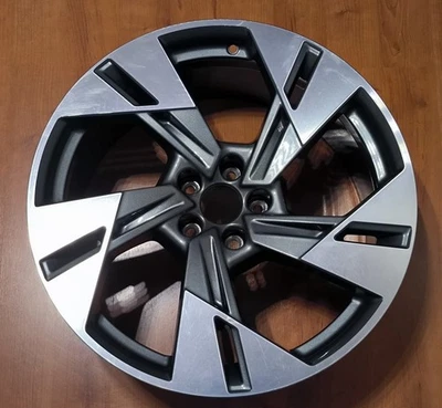 1x Genuine Audi E-tron Alloy Wheel 20 Inch 9x20 ET39 4KE601025T - Image 1 of 4