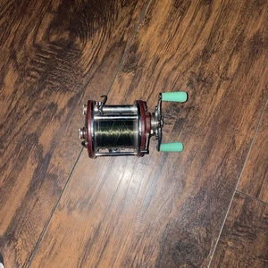 Penn Peer No. De Colección Carrete de pesca de viento de 109 niveles mango verde - Imagen 1 de 3