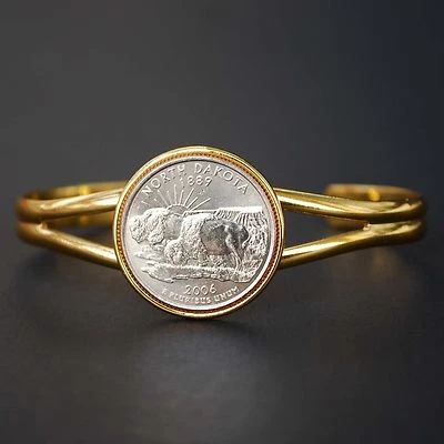 US 2006 North Dakota State Quarter Coin Gold Plated Cuff Bracelet - Beautiful - Image 1 of 4