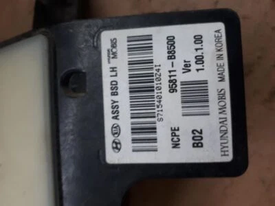 2016 - 2018 Hyundai Santa Fe LH Left Blind Spot Module Sensor ID# 95811B8500 Foto 1 de 4