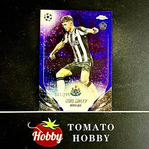 REFRACTOR NEWCASTLE TOPPS CROMO UEFA 2023-24 LEWIS MILEY RC/299 mota violeta - Imagen 1 de 2