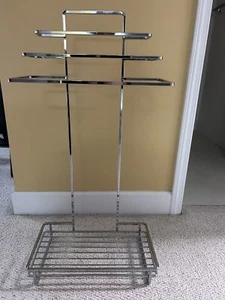 Chrome Floor Standing Towel Rack Pre Owned - Picture 1 of 6