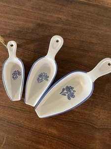 Vintage Pfaltzcraff Yorktowne 3er Set verschachtelte Messlöffel Steinzeug - Bild 1 von 6