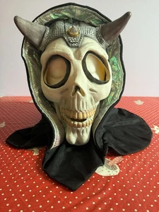 Gruseliges Skelett Teufel Halloween Maske schwarz Vollkopf Kapuze Hörner - Bild 1 von 6