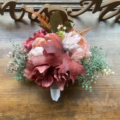 Ramo de boda nupcial precioso económico hecho a mano imitación flores polvoriento rosa verde Foto 1 de 4