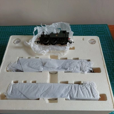 Hornby R2173 BR Class 14xx Train Pack 1432 & Two Auto Coaches Limited EDITION - Image 1 of 4