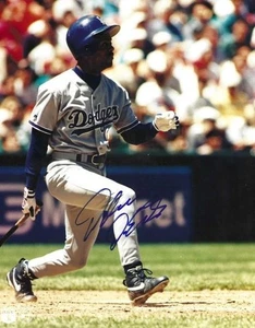 Signed 8x10 DELINO DESHIELDS Los Angeles Dodgers Autographed photo - COA - Picture 1 of 1
