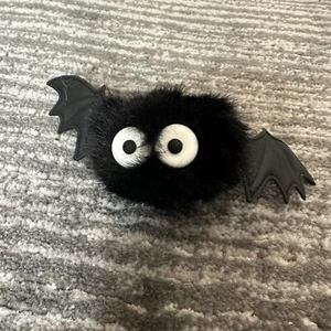 Black Bat Fluffy Keychain Key Holder Fur Bag Charm School Bag Pom Pom Wings New - Picture 1 of 7