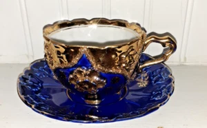 Taza y platillo azul cobalto dorado pesado diseño floral elevado - Imagen 1 de 8