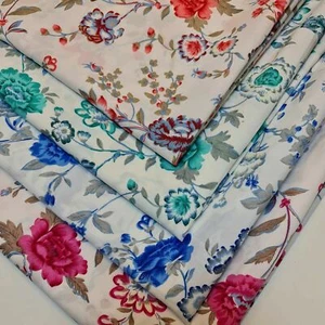 *Ausverkauf* Blumenmuster weiß Puder Touch Krepp Kleid Stoff Handarbeit Material 44" - Bild 1 von 18