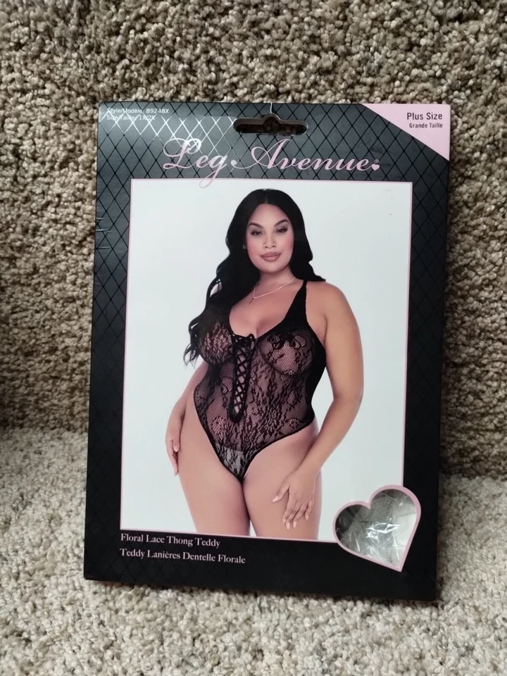 Floral Lace Thong Teddy - 1x/2x - Black Plus Size  — 第 1/4 张图片