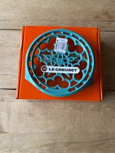 Le Creuset Enameled Cast Iron Round 8 in Trivet Turquoise Blue NEW NIB - Picture 1 of 7