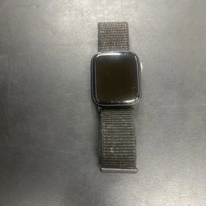 Apple Watch Series 4 GPS 44mm -WiFi - Picture 1 of 6