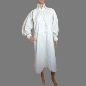 Camisa folclórica rumana vintage con bordado blanco de Banat, talla M-L - Imagen 1 de 11