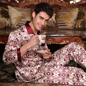 NUEVO CON ETIQUETAS 2 PIEZAS Pijamas de satén de seda para hombre Prendas para dormir Pijamas PJS Manga larga M029 M L - Imagen 1 de 7
