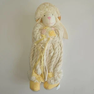 Oriental Trading Co M-026/594 14" Yarn Easter Bunny in Hat Holding a Bouquet EUC - Picture 1 of 4