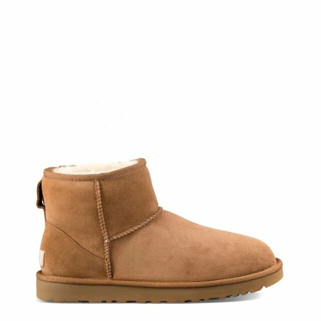 UGG Australia Classic Mini II Winter Boots for Women, Size 8 - Chestnut