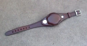 CORREA RELOJ Y FUNDA ESTILO MILITAR - NUEVO CUERO MARRÓN SEGUNDA GUERRA MUNDIAL REPRODUCCIÓN HD - Imagen 1 de 2