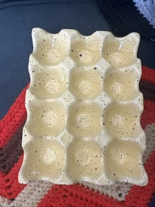 Caja de huevos de cerámica ~ 7,5”x5,5” ~ Excelente estado ~ - Imagen 1 de 5