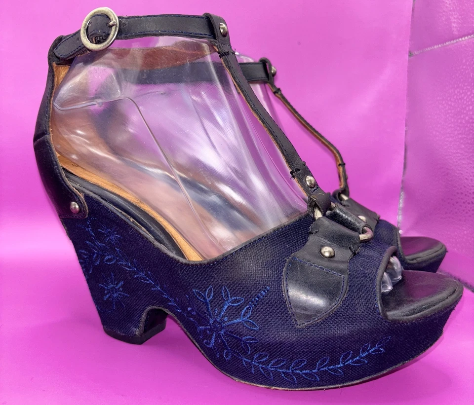 ARIAT ZUECOS SANDALIAS VISTA CUERO LONA AZUL MARINO FLORAL BORDADO Talla 7.5 (0634) Foto 1 de 4