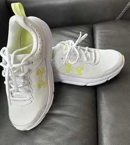 Under Armour UA W Charged Assert 10 Damen-Sneaker Schuhe – 3026179-110 Größe 8,5 - Bild 1 von 12
