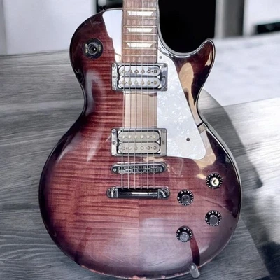 Guitarra Eléctrica Fernandes Signature Corte Único Negro Llama Arce Foto 1 de 4