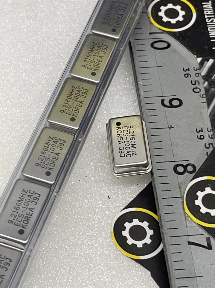 NEW [Qty-25pcs] ECS-100AC 9.216MHz Oscillators_MULTIPLE LOTS IN STOCK_FAST SHIP! - Image 1 of 4