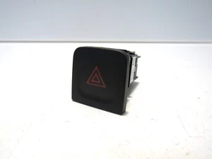 RENAULT KADJAR 2019-22 HAZARD SWITCH 252900624R                         Q8661 - Picture 1 of 8