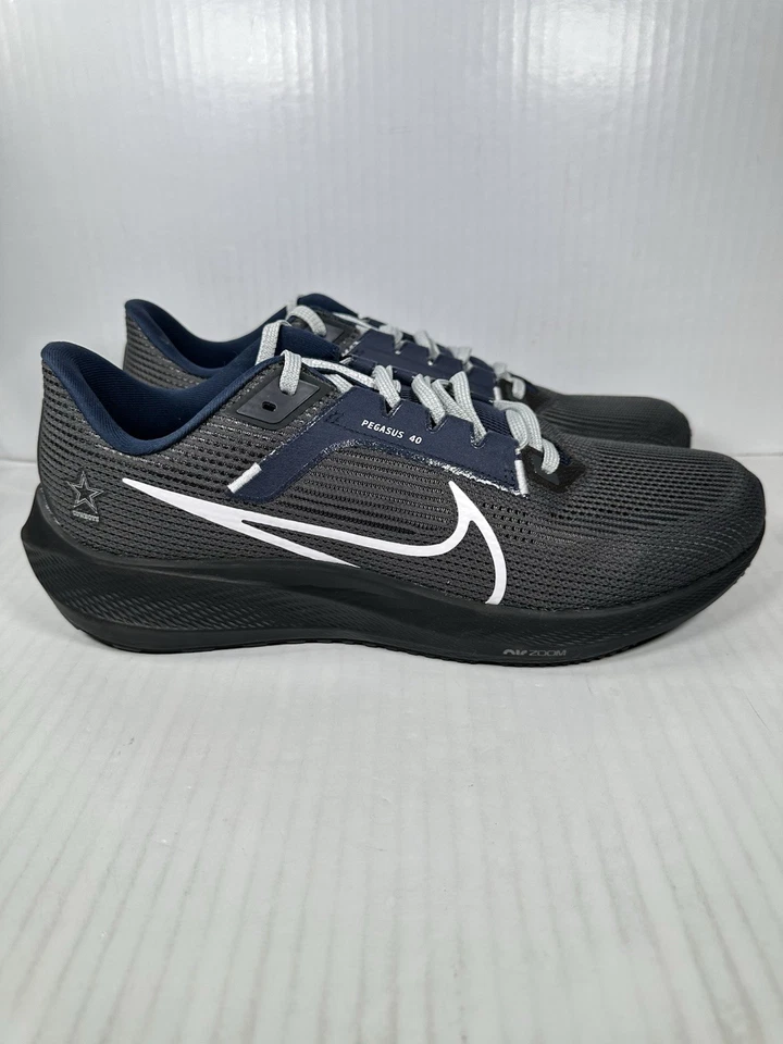 Talla 12 Nike Zoom Pegasus 40 Dallas Cowboys NFL Zapatos Tenis DZ5975-001 Para Hombres Foto 1 de 4
