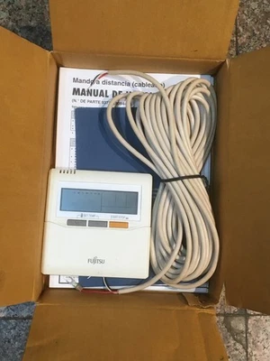 Telecomando cablato Fujitsu UTY-RNBYN per riscaldamento e raffreddamento nuovo. - Immagine 1 di 4