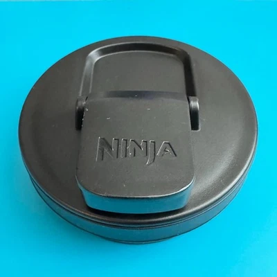 Tapa de repuesto para sorbo y sellado de licuadora Ninja Nutri QB3 Series 30 - se adapta a tazas de 16 oz Foto 1 de 4