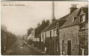 SKENE STREET, STRATHMIGLO - Fife Postcard (P3554) - Picture 1 of 2