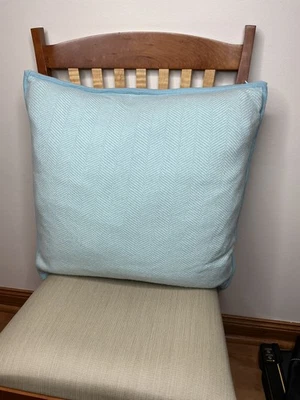 Nuevo sin etiquetas 100% cachemir azul espiga RANI Arabella 22x22 en almohada $550 Foto 1 de 4