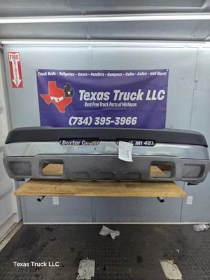 Para-choque dianteiro 2003-2007 Chevrolet Silverado 2500HD 3500HD 'Cateye' - Imagem 1 de 4