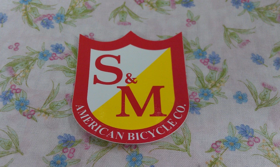 S & M, American Bicycle Company, 1-7/8" x 2-1/4" Foto 1 de 1