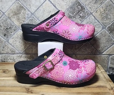 Sanita 'Inasso' Floral Clogs in Fuchsia (Art:475548) Patent Leather 40 Or 9.5 US - Image 1 of 4