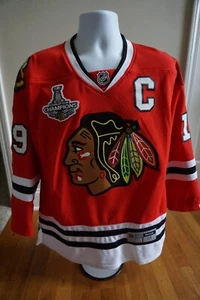 Reebok Chicago Blackhawks Hockey Jersey Men Size M 2015 Stanley Cup Champs Toews - Picture 1 of 18