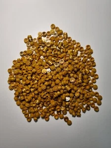Approx 550pcs Lego 4073 Plate , Round 1 x 1 Pearl Gold bulk lot - Picture 1 of 2