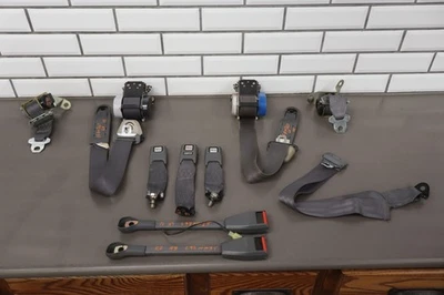 Juego de 10 hebillas y retractores de cinturón de seguridad Honda Prelude 1983-1987 Foto 1 de 4