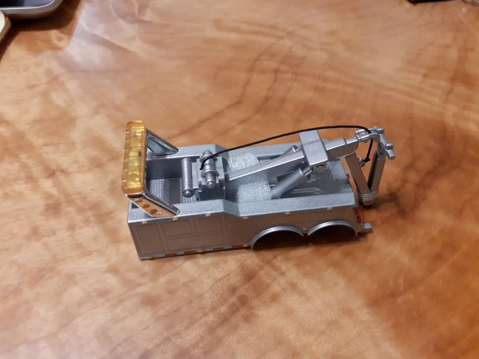 1/64 Silver Wrecker Tow Truck Body For Custom Build SpecCast - Image 1 of 4