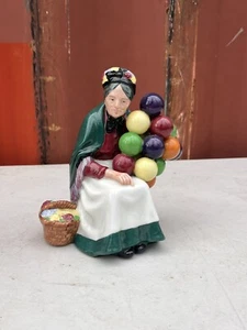 Vintage Royal Doulton Ceramic Figure Old Balloon Seller Woman HN1315 7 1/2" - Picture 1 of 9